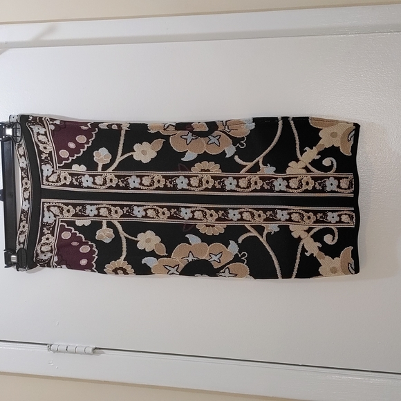 Fay’s skirt and Elyon crop top Ronny Kobo - Picture 5 of 10